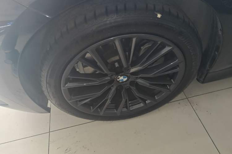 Used BMW 3 Series 2024 330i M Sport Night Edition Package Left Front Wheel Hub