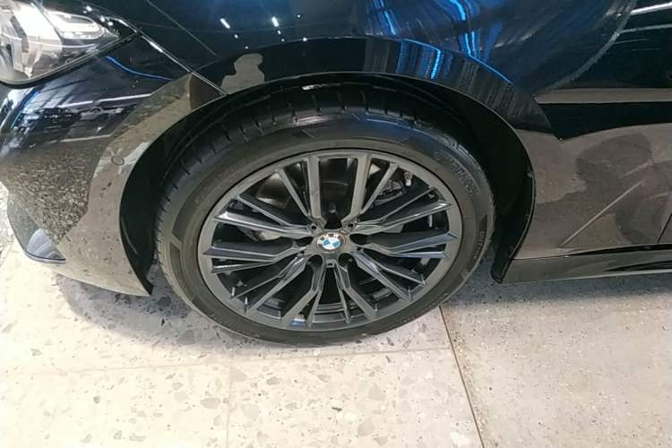 Used BMW 3 Series 2024 325Li M Sport Night Edition Package Left Front Wheel Hub