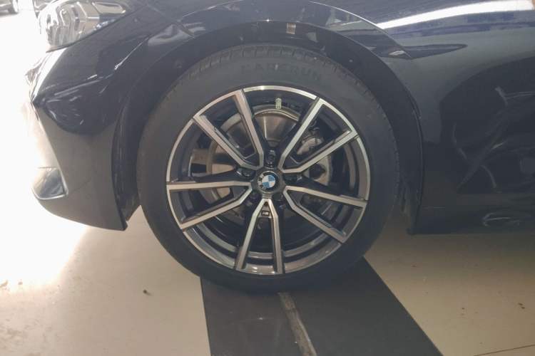 Used BMW 3 Series 2024 320Li M Sport Package Left Front Wheel Hub