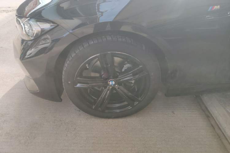 Used BMW 3 Series 2024 325i M Sport Package Left Front Wheel Hub