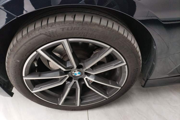 Used BMW 3 Series 2024 325Li M Sport Package Left Front Wheel Hub