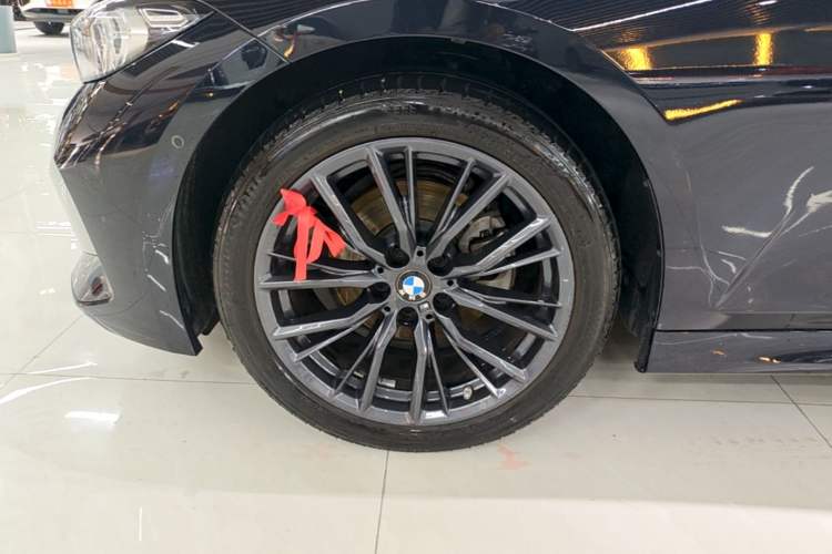 Used BMW 3 Series 2024 325Li M Sport Night Edition Package Left Front Wheel Hub