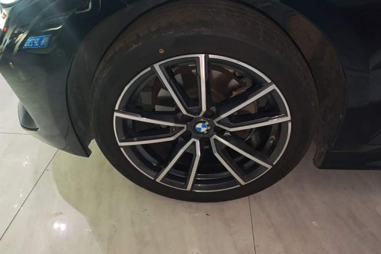 Used BMW 3 Series 2024 325Li M Sport Package Left Front Wheel Hub