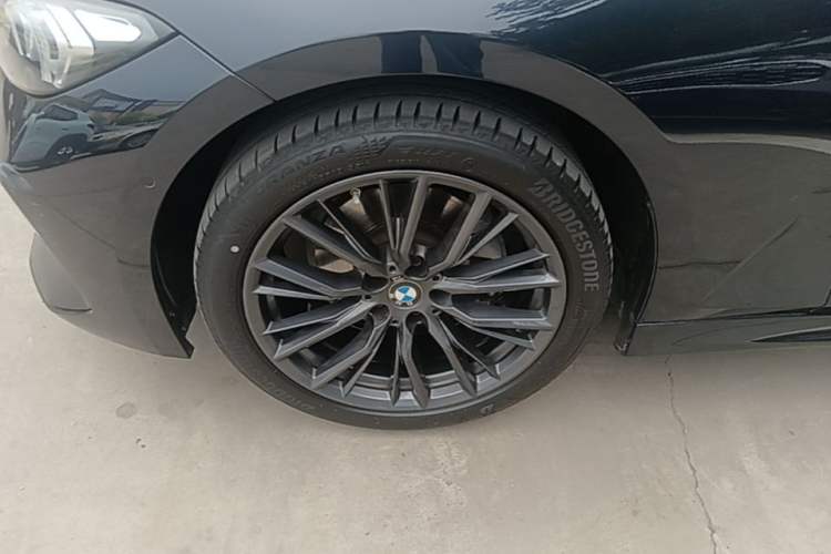 Used BMW 3 Series 2024 325i M Sport Night Edition Package Left Front Wheel Hub