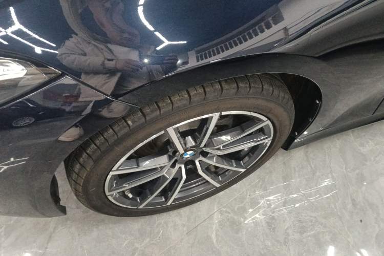Used BMW 3 Series 2024 325Li M Sport Package Left Front Wheel Hub