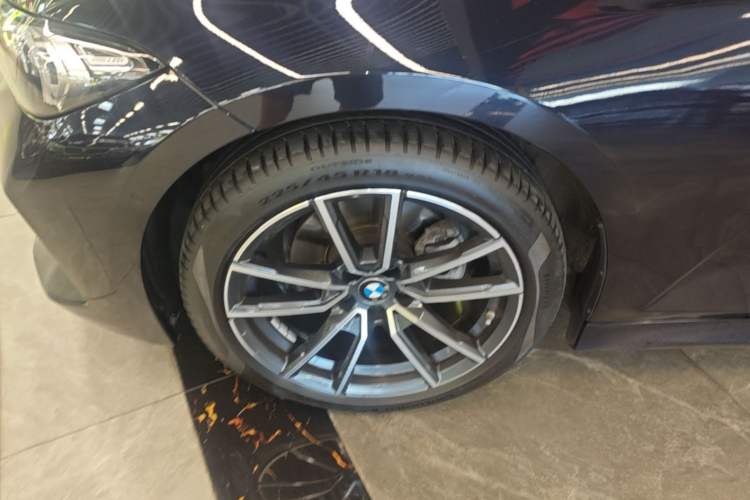 Used BMW 3 Series 2024 325Li M Sport Package Left Front Wheel Hub