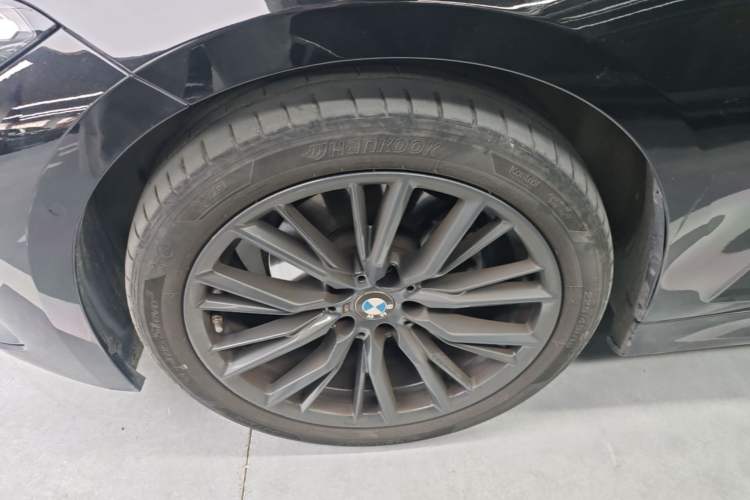 Used BMW 3 Series 2024 325i M Sport Night Edition Package Left Front Wheel Hub