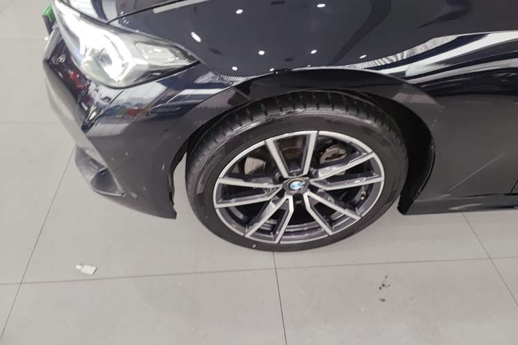 Used BMW 3 Series 2024 325Li M Sport Package Left Front Wheel Hub