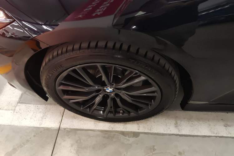 Used BMW 3 Series 2024 325i M Sport Night Edition Package Left Front Wheel Hub
