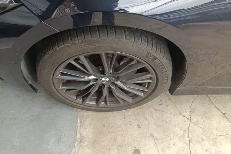 Used BMW 3 Series 2024 325Li M Sport Night Edition Package Left Front Wheel Hub