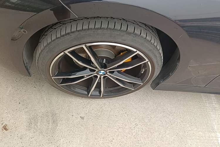 Used BMW 3 Series 2024 325Li M Sport Package Left Front Wheel Hub