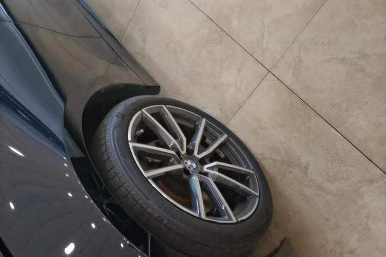 Used BMW 3 Series 2024 320Li M Sport Package Left Front Wheel Hub