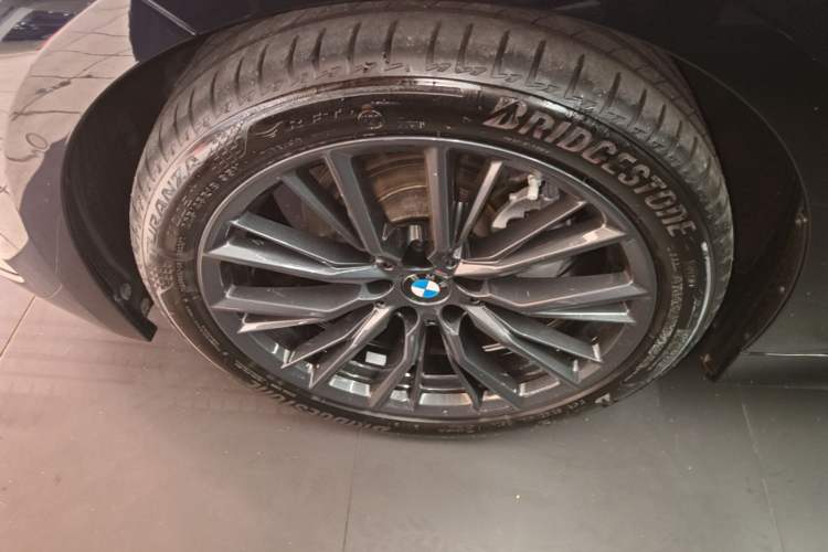 Used BMW 3 Series 2024 325Li M Sport Night Edition Package Left Front Wheel Hub