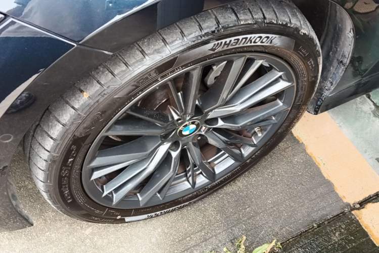 Used BMW 3 Series 2024 325i M Sport Night Edition Package Left Front Wheel Hub