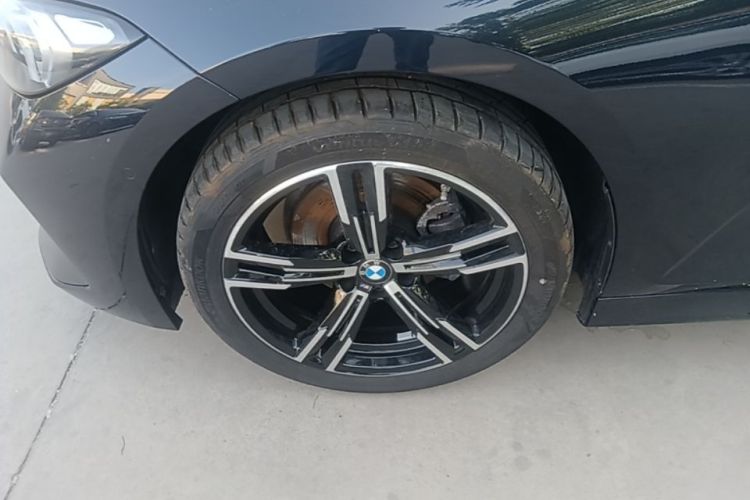 Used BMW 3 Series 2024 325i M Sport Package Left Front Wheel Hub