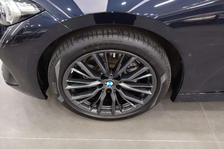 Used BMW 3 Series 2024 325Li M Sport Night Edition Package Left Front Wheel Hub