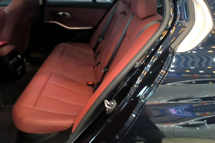 Used BMW 3 Series 2024 325i M Sport Package Left Rear Seat