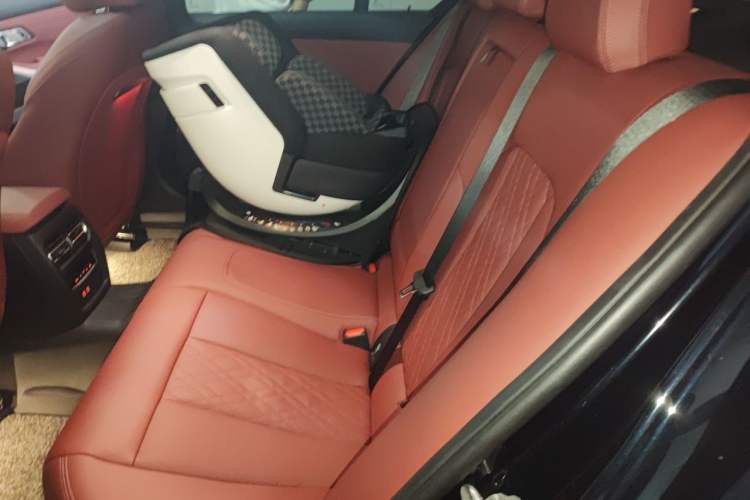 Used BMW 3 Series 2024 325i M Sport Night Edition Package Left Rear Seat