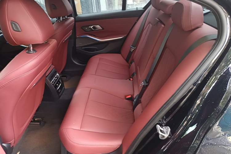 Used BMW 3 Series 2024 325i M Sport Night Edition Package Left Rear Seat