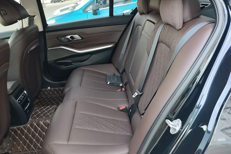 Used BMW 3 Series 2024 325Li M Sport Night Edition Package Left Rear Seat