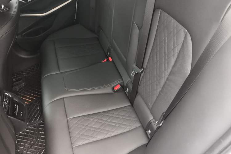 Used BMW 3 Series 2024 325i M Sport Night Edition Package Left Rear Seat