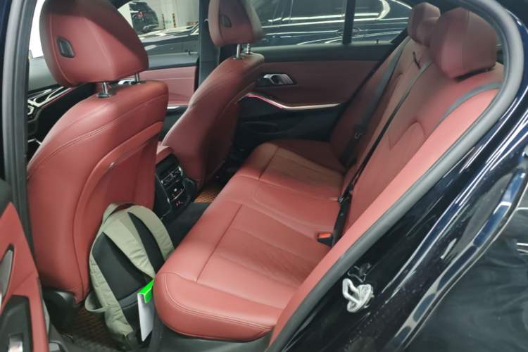 Used BMW 3 Series 2024 325i M Sport Night Edition Package Left Rear Seat