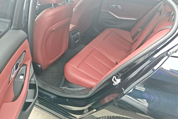 Used BMW 3 Series 2024 325i M Sport Night Edition Package Left Rear Seat