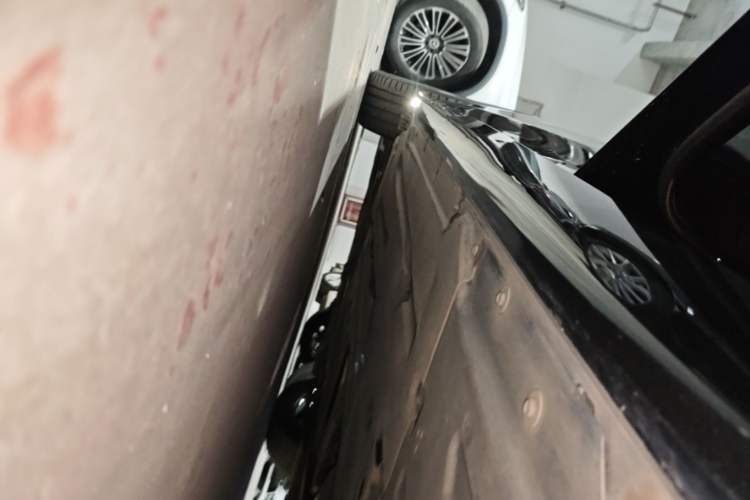 Used BMW 3 Series 2024 325i M Sport Package Left Side Sill