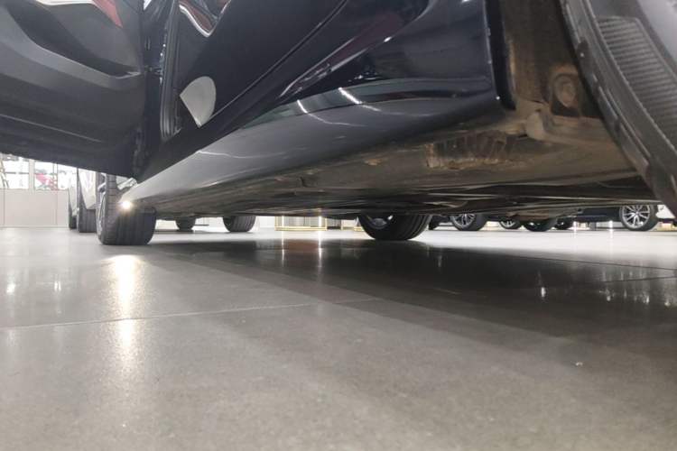 Used BMW 3 Series 2024 325Li M Sport Package Left Side Sill