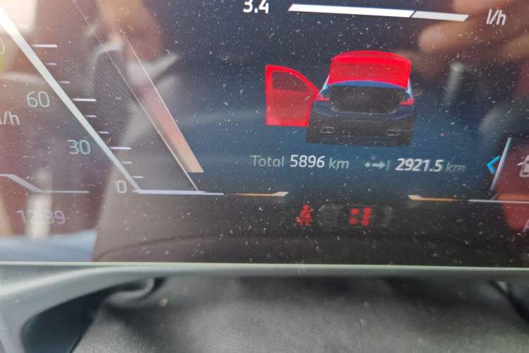 Used BMW 3 Series 2024 325Li M Sport Package Odometer Close Up