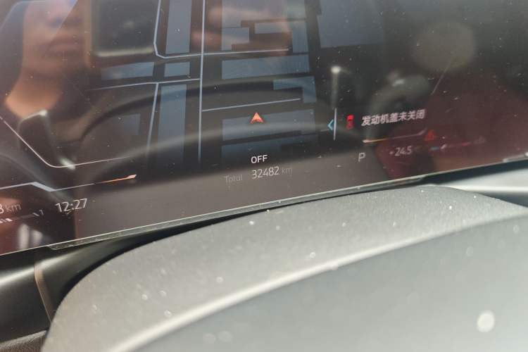 Used BMW 3 Series 2024 325Li M Sport Package Odometer Close Up