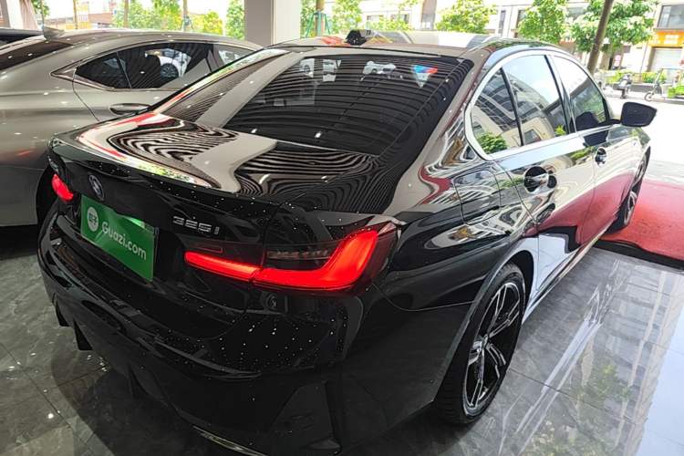 Used BMW 3 Series 2024 325i M Sport Package Rear Right 45 Deg