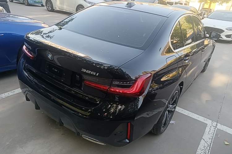Used BMW 3 Series 2024 325i M Sport Package Rear Right 45 Deg