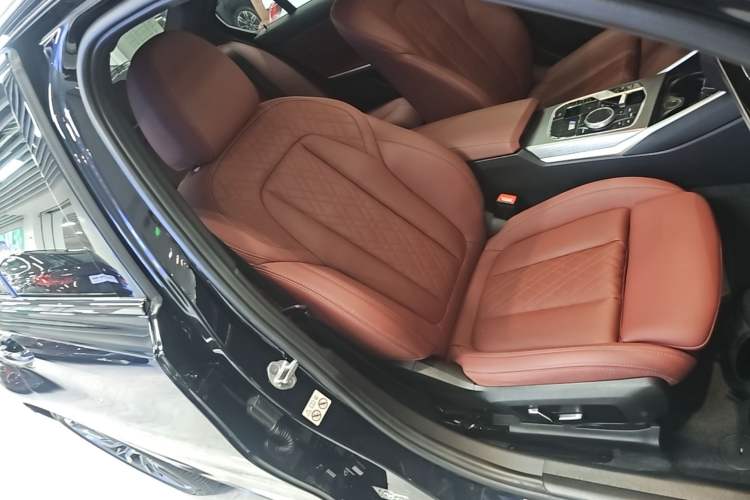 Used BMW 3 Series 2024 325i M Sport Night Edition Package Right Front Seat
