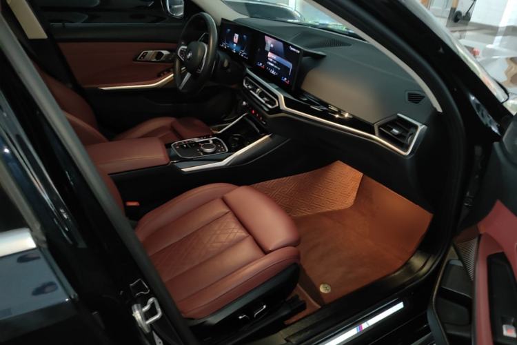 Used BMW 3 Series 2024 320Li M Sport Package Right Front Seat