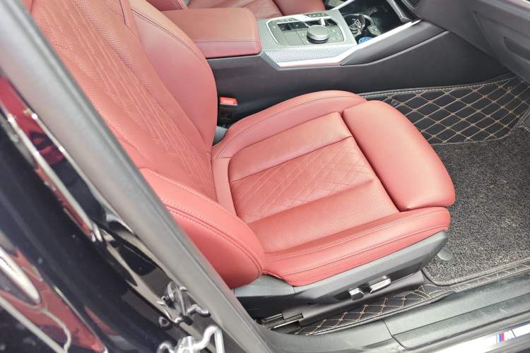 Used BMW 3 Series 2024 330i M Sport Night Edition Package Right Front Seat
