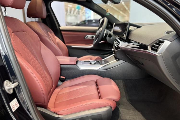 Used BMW 3 Series 2024 325i M Sport Night Edition Package Right Front Seat