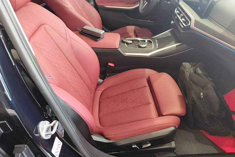 Used BMW 3 Series 2024 325i M Sport Package Right Front Seat