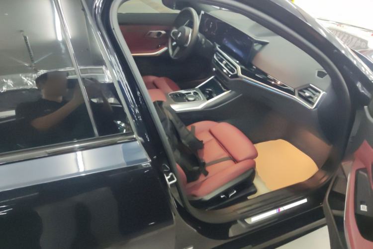 Used BMW 3 Series 2024 325i M Sport Night Edition Package Right Front Seat