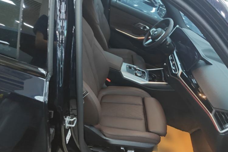 Used BMW 3 Series 2024 325i M Sport Night Edition Package Right Front Seat