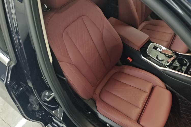 Used BMW 3 Series 2024 320Li M Sport Package Right Front Seat