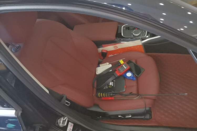 Used BMW 3 Series 2024 320Li M Sport Package Right Front Seat