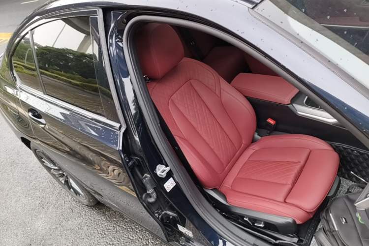 Used BMW 3 Series 2024 325i M Sport Night Edition Package Right Front Seat