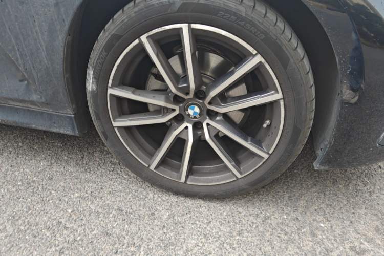 Used BMW 3 Series 2024 320Li M Sport Package Right Front Wheel Hub