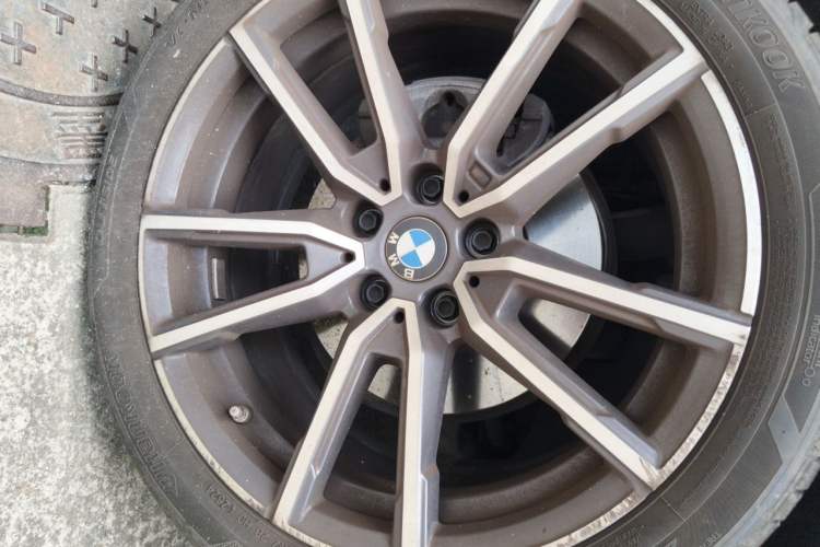 Used BMW 3 Series 2024 325Li M Sport Package Right Front Wheel Hub