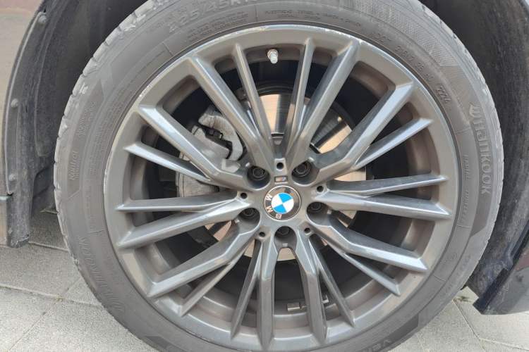 Used BMW 3 Series 2024 325Li M Sport Night Edition Package Right Front Wheel Hub