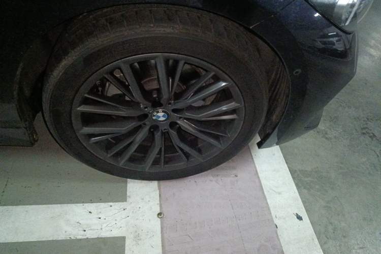 Used BMW 3 Series 2024 325Li M Sport Night Edition Package Right Front Wheel Hub