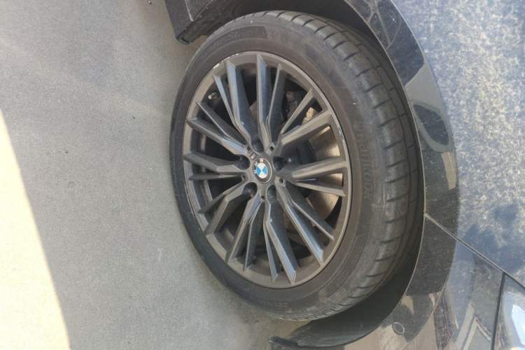 Used BMW 3 Series 2024 325Li M Sport Night Edition Package Right Front Wheel Hub