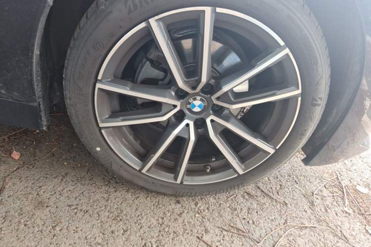 Used BMW 3 Series 2024 325Li M Sport Package Right Front Wheel Hub