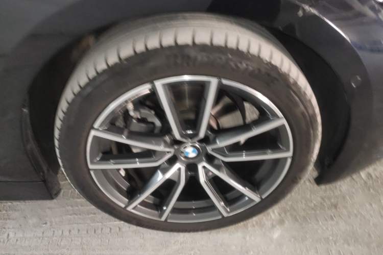 Used BMW 3 Series 2024 325Li M Sport Package Right Front Wheel Hub